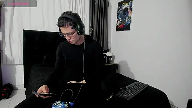 Snapshot of RyanHorseman chatting on 10-22-25, 01:16 RyanHorseman online show from 10-22-25, 01:16