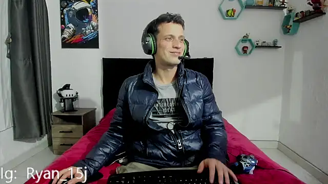 Snapshot of RyanHorseman chatting on 09-09-25, 01:27 RyanHorseman online show from 09-09-25, 01:27