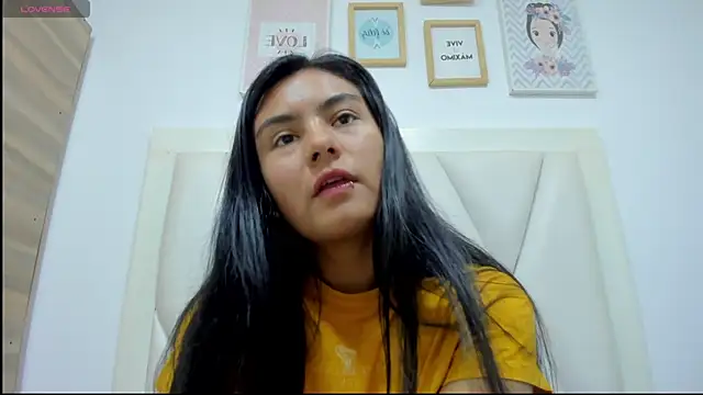 atilanadiaz7 online show from 04-21-26, 05:41