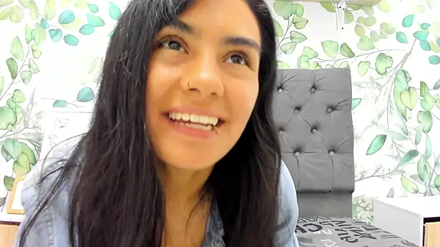 atilanadiaz7 online show from 03-18-25, 07:44