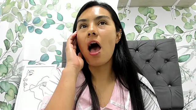 atilanadiaz7 online show from 12-15-25, 04:02