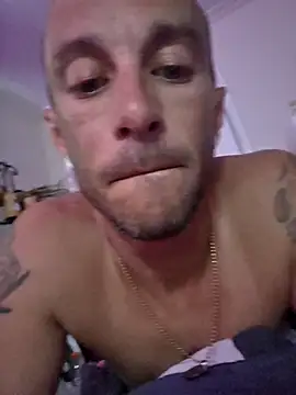 Snapshot of Twin2222 chatting on 09-10-25, 09:25 Twin2222 online show from 09-10-25, 09:25