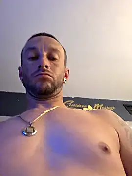 Snapshot of Twin2222 chatting on 09-25-25, 02:06 Twin2222 online show from 09-25-25, 02:06