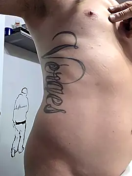 Snapshot of Twin2222 chatting on 10-11-25, 02:12 Twin2222 online show from 10-11-25, 02:12