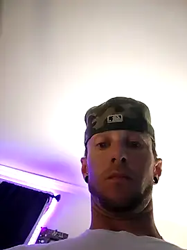 Snapshot of Twin2222 chatting on 03-07-25, 01:20 Twin2222 online show from 03-07-25, 01:20