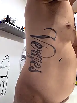 Snapshot of Twin2222 chatting on 09-30-25, 03:34 Twin2222 online show from 09-30-25, 03:34