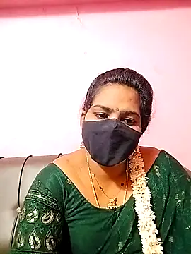 Snapshot of melina214 chatting on 09-15-25, 03:40 melina214 online show from 09-15-25, 03:40
