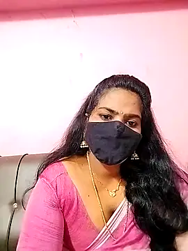 Snapshot of melina214 chatting on 10-08-25, 04:47 melina214 online show from 10-08-25, 04:47