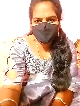 Snapshot of melina214 chatting on 02-03-25, 04:52 melina214 online show from 02-03-25, 04:52