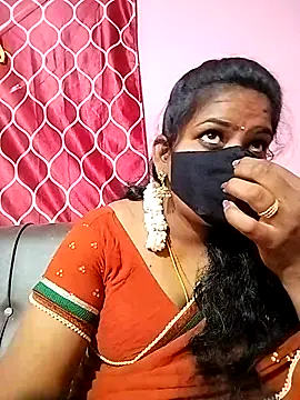 Snapshot of melina214 chatting on 03-21-25, 05:23 melina214 online show from 03-21-25, 05:23