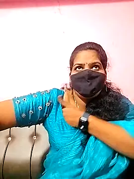 Snapshot of melina214 chatting on 10-24-25, 04:22 melina214 online show from 10-24-25, 04:22