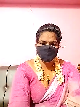 Snapshot of melina214 chatting on 09-17-25, 03:30 melina214 online show from 09-17-25, 03:30
