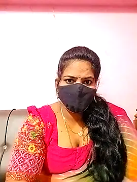 Snapshot of melina214 chatting on 10-16-25, 03:26 melina214 online show from 10-16-25, 03:26