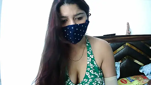 Gloie4u online show from 10-29-25, 04:33