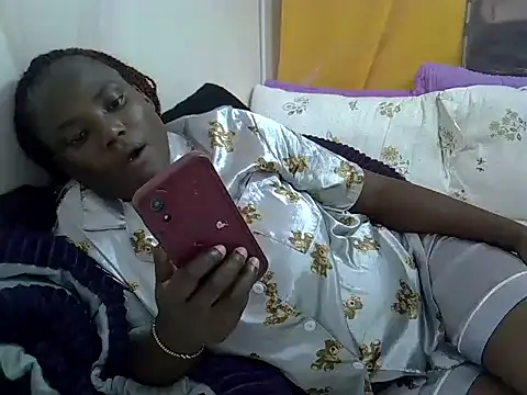 Snapshot of Sweetreena chatting on 06-04-26, 03:49 Sweetreena online show from 06-04-26, 03:49