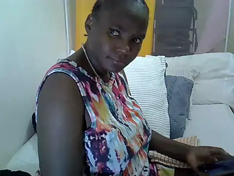 Snapshot of Sweetreena chatting on 06-12-26, 02:48 Sweetreena online show from 06-12-26, 02:48