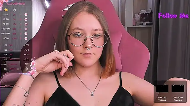 Snapshot of bunny_bubble chatting on 12-22-24, 12:28 bunny bubble online show from 12-22-24, 12:28