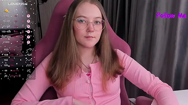 Snapshot of bunny_bubble chatting on 02-13-26, 11:16 bunny bubble online show from 02-13-26, 11:16