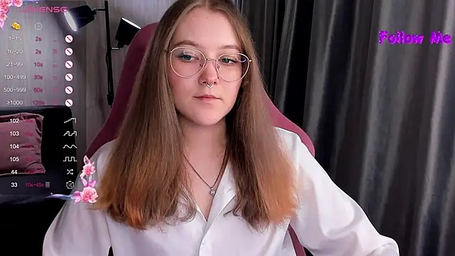 Snapshot of bunny_bubble chatting on 11-06-25, 11:20 bunny bubble online show from 11-06-25, 11:20