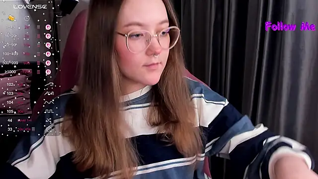 Snapshot of bunny_bubble chatting on 02-18-26, 11:23 bunny bubble online show from 02-18-26, 11:23