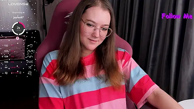 Snapshot of bunny_bubble chatting on 12-19-25, 11:18 bunny bubble online show from 12-19-25, 11:18