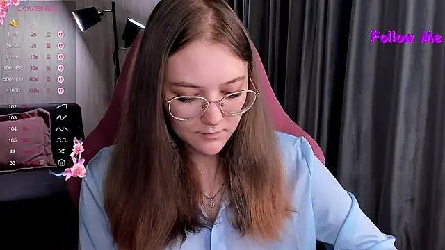 Snapshot of bunny_bubble chatting on 10-19-25, 11:07 bunny bubble online show from 10-19-25, 11:07
