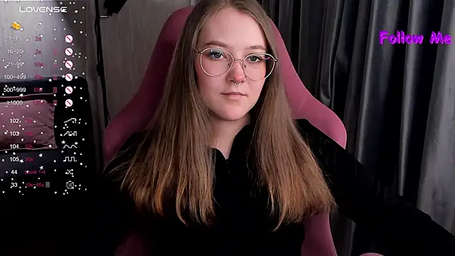 Snapshot of bunny_bubble chatting on 12-20-25, 11:29 bunny bubble online show from 12-20-25, 11:29