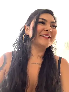 Juli Walker online show from 05-11-26, 02:56