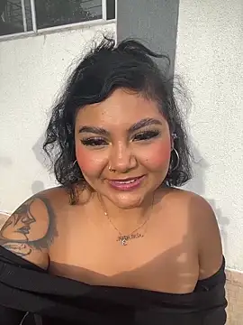 Juli Walker online show from 04-05-26, 09:43