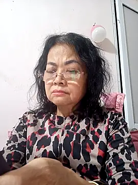 Hotestlove online show from 12-15-25, 02:23