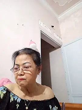 Hotestlove online show from 05-05-26, 10:24