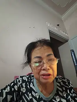 Hotestlove online show from 06-02-26, 01:44