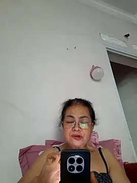 Snapshot of Hotestlove chatting on 06-05-26, 09:59 Hotestlove online show from 06-05-26, 09:59