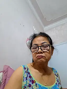 Hotestlove online show from 05-06-26, 10:36