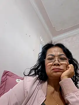 Hotestlove online show from 11-27-25, 08:15