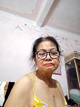 Hotestlove online show from 04-27-26, 01:09
