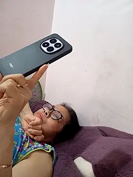 Hotestlove online show from 04-06-26, 11:28