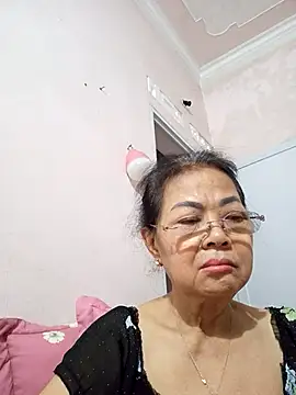 Hotestlove online show from 05-12-26, 10:27