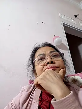 Hotestlove online show from 02-05-26, 01:51