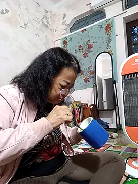 Hotestlove online show from 11-18-25, 11:15