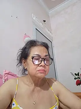 Hotestlove online show from 05-15-26, 12:47