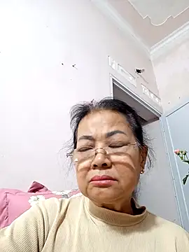 Hotestlove online show from 01-18-26, 11:57