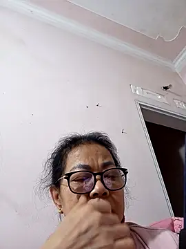 Hotestlove online show from 02-12-26, 10:53