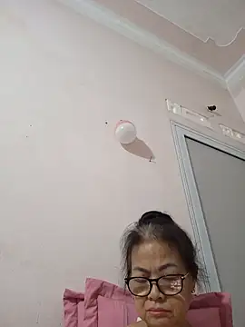 Snapshot of Hotestlove chatting on 06-25-26, 03:59 Hotestlove online show from 06-25-26, 03:59