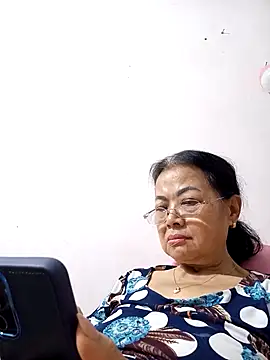 Hotestlove online show from 12-23-25, 10:47