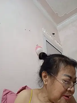Hotestlove online show from 06-01-26, 10:59