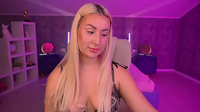 LiaBrazzerr online show from 05-20-26, 01:52