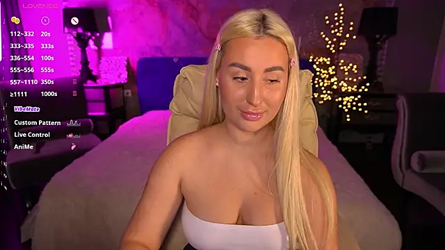 LiaBrazzerr online show from 04-10-26, 01:51