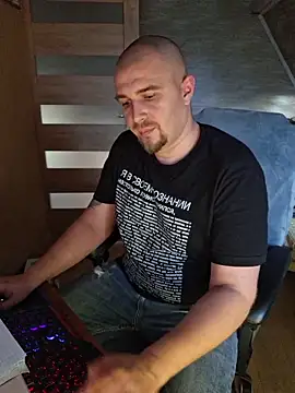 Foxyshaved online show from 11-04-25, 12:42