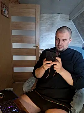 Foxyshaved online show from 04-19-26, 06:25